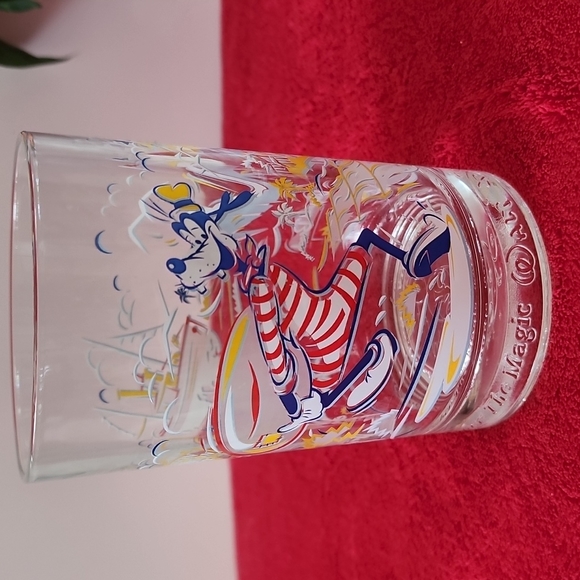 Walt Disney World Remember the Magic. Goofy, drinking glass. - Picture 1 of 8